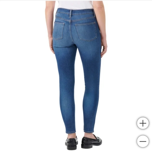 NWT Kirkland Signature Women's High Rise Skinny Jean - Picture 3 of 10